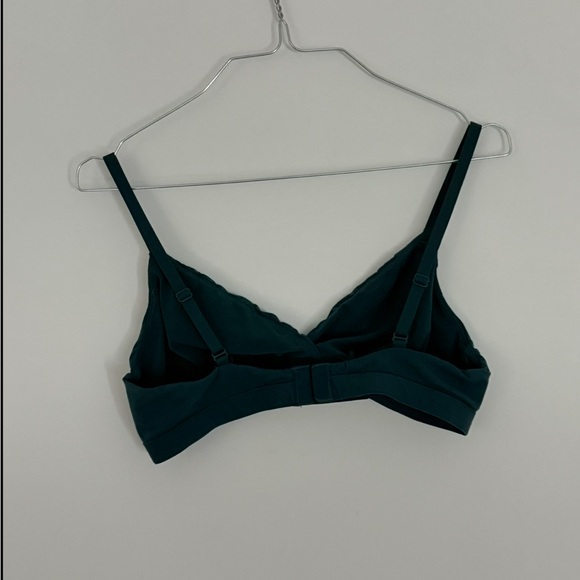 SKIMS FITS EVERYBODY CROSSOVER BRALETTE - Picture 2 of 2
